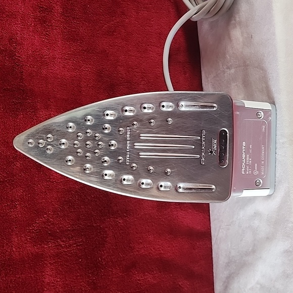 Rowenta Professional Extra Long Burst, Commercial Iron. Made in Germany  1750 W. - Picture 11 of 16
